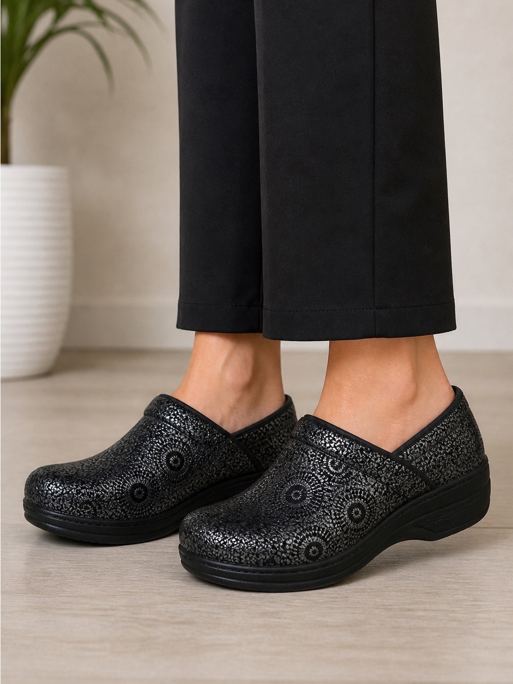 Dansko XP Black Leather Medallion Embossed Slip Resistant Clogs Women Size 37